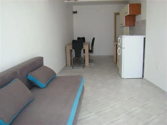 Apartments Teo Trogir-Seget 0*, Trogir